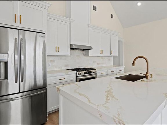 3rd image of 1103 62nd St
