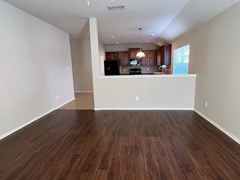 9605 Straightaway Dr — Photo 4