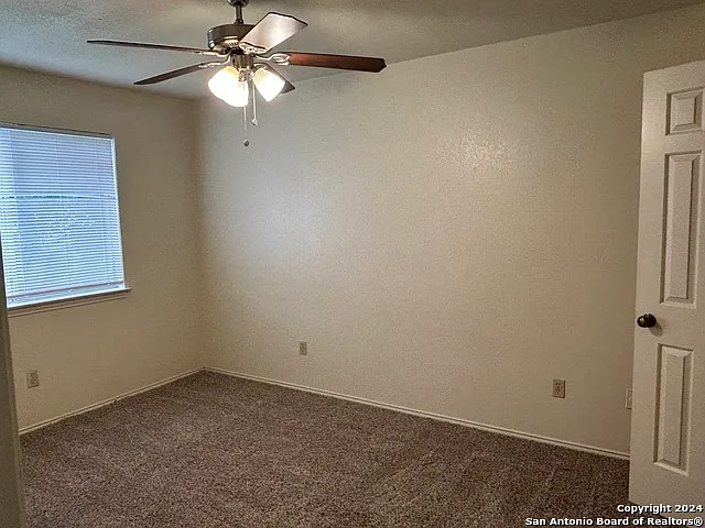 2 bed, 1.5 bath, 900 sqft, $1,095 — Photo 4