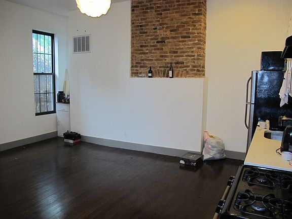 4th image of 432 Evergreen Ave #1
