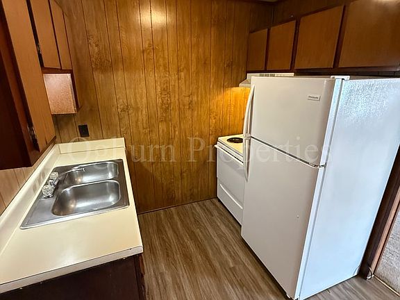 4th image of 3961 Bradford Ct APT D