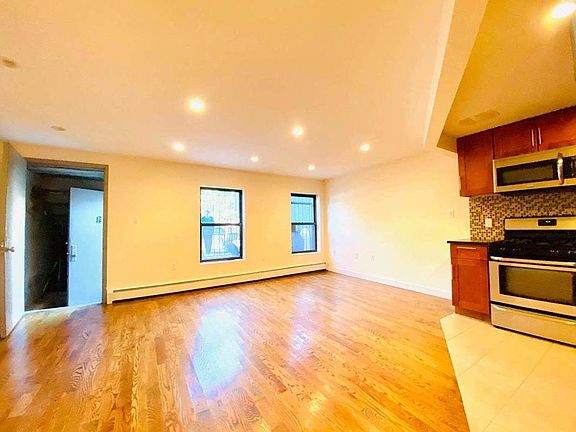 3rd image of 330 Quincy St #1A