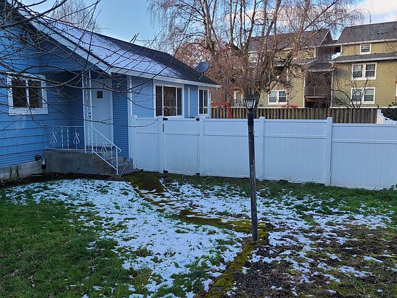 2nd image of 1769.5 Lewis River Dr #1769-1/2