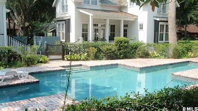 2nd image of 2025 Ashwood Cir