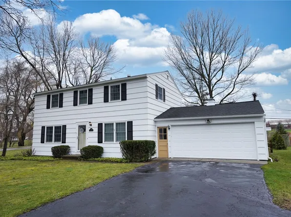 2 Arlington Park, Canandaigua, NY 14424