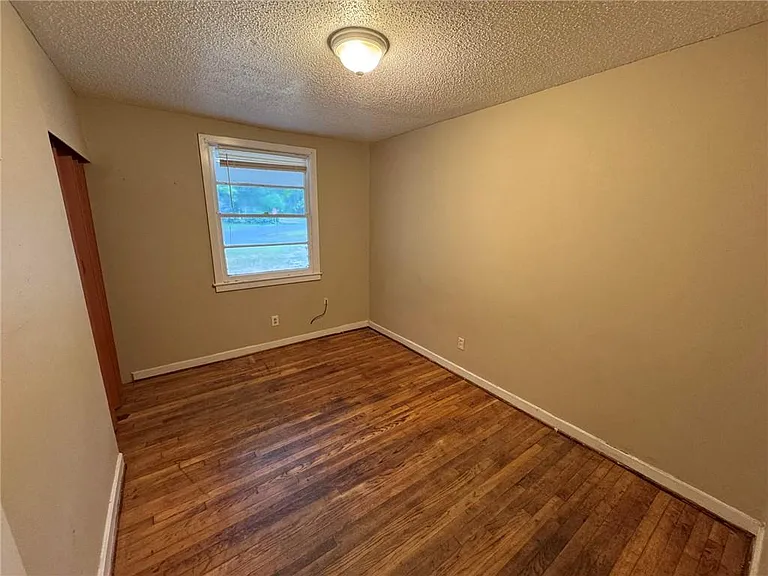 4670 Rosewood Dr — Photo 10