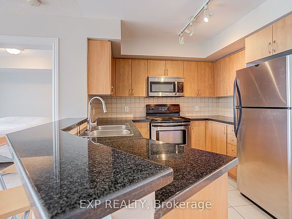 4th image of 3840 Bathurst St #506