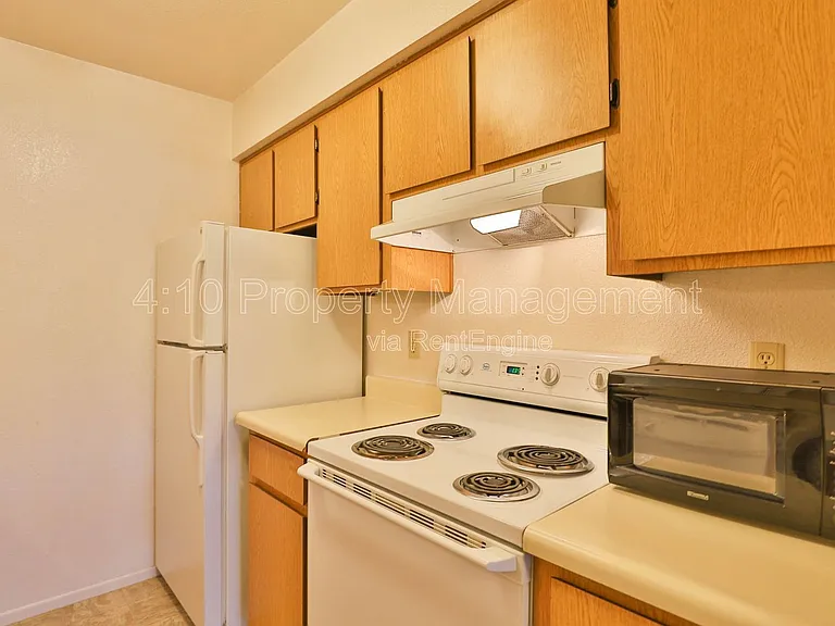 2729 N Salem #101 — Photo 6