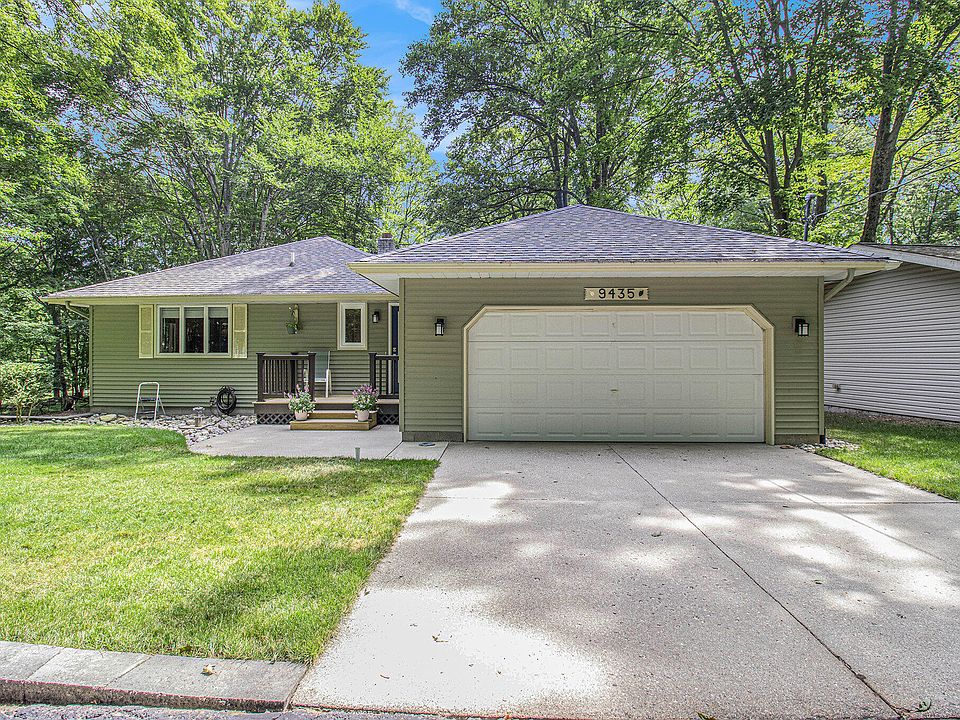 1st image of 9435 Golf Port Dr