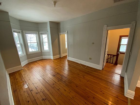 3rd image of 2536 W Shakespeare Ave APT 2F