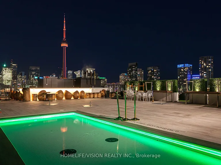 629 King St W #323 — Photo 14