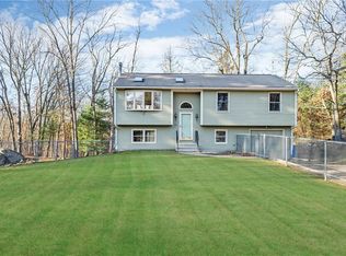 32 Mountaindale Rd, Smithfield, RI 02917