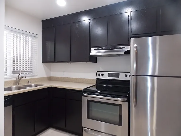 2155 Felspar St — Photo 3