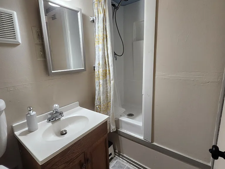 1831 Oxford Ave SW #202 — Photo 13