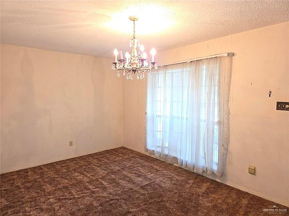 3rd image of 102 Greenlawn St