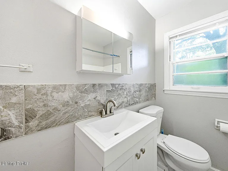 3021 Wedgewood Way — Photo 11
