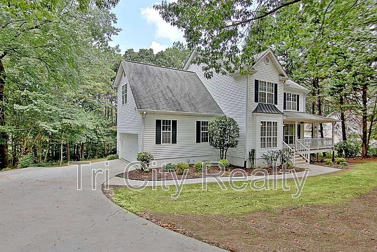 49 Montrose Ln — Photo 1