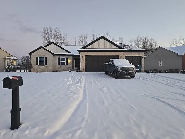 8260 Peninsula Cir, Grand Blanc, MI 48439