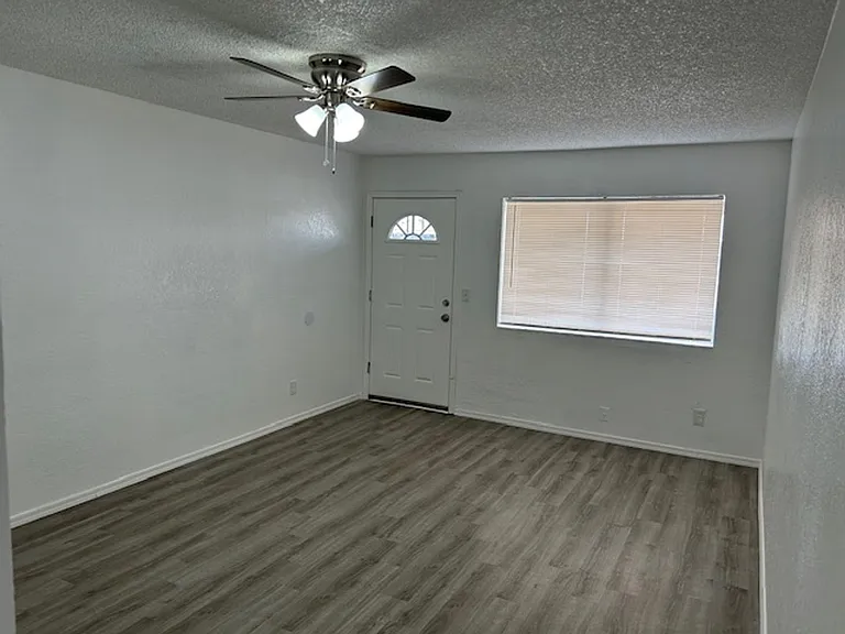 200 S Doran — Photo 6
