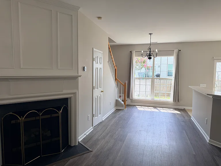3408 Laurenhurst Ln — Photo 5