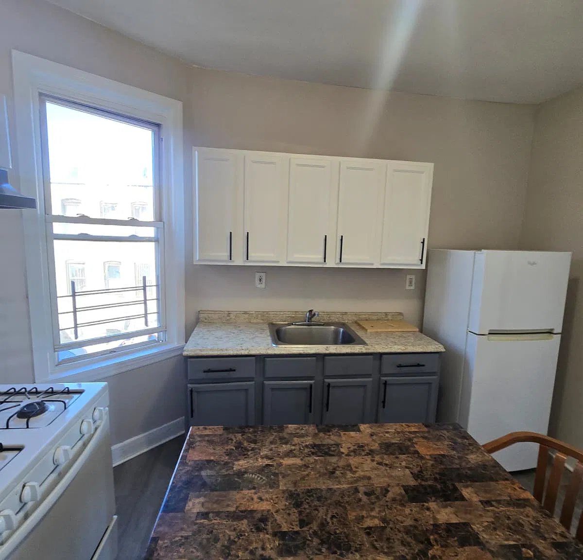 2 bed, $2,050 — Photo 2