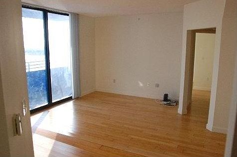 5th image of 1330 West Ave APT 1706
