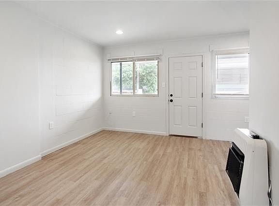4th image of 3300 Baronne St