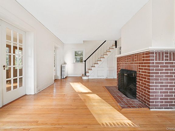 5th image of 90 Rosedale Avenue