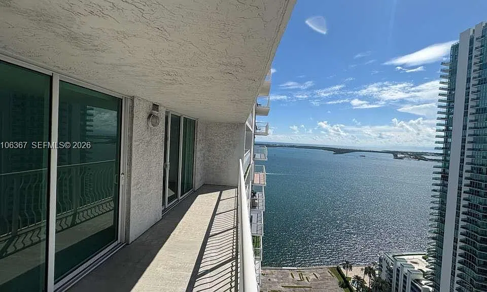 1200 Brickell Bay Dr #3505