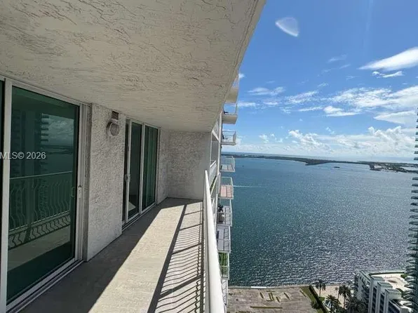 1200 Brickell Bay Dr, Miami, FL