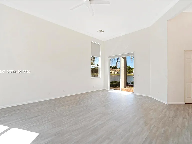 1666 Victoria Pointe Cir — Photo 45