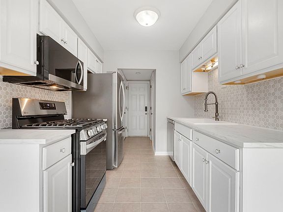2nd image of 1893 Hickory Ln