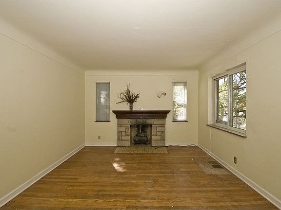 5th image of 840 Greenwich Ave