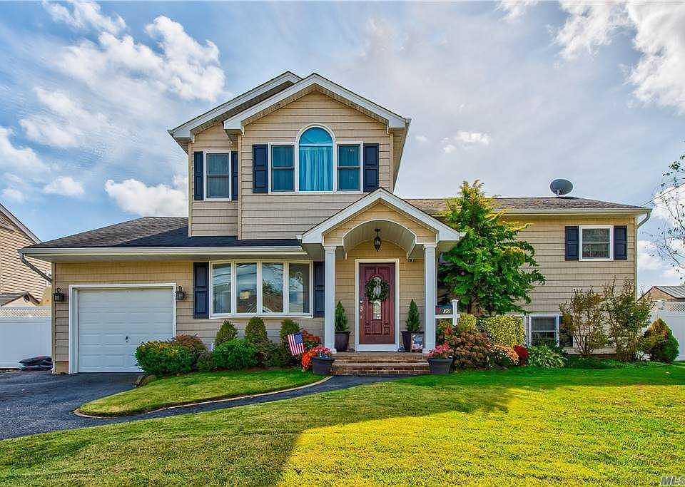 1st image of 39 Leonard Dr