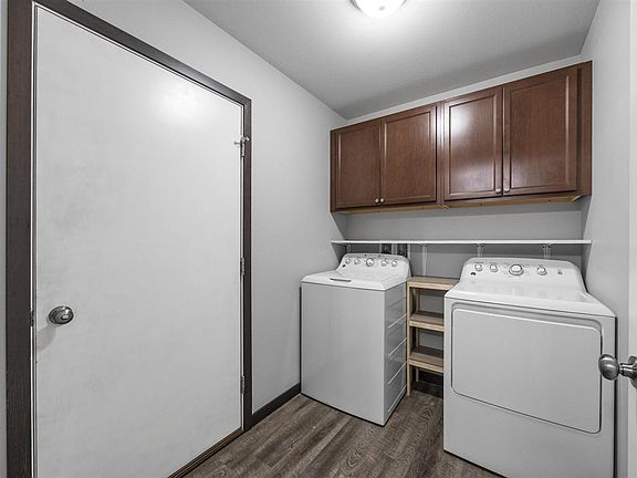 4th image of 202 Elderberry St
