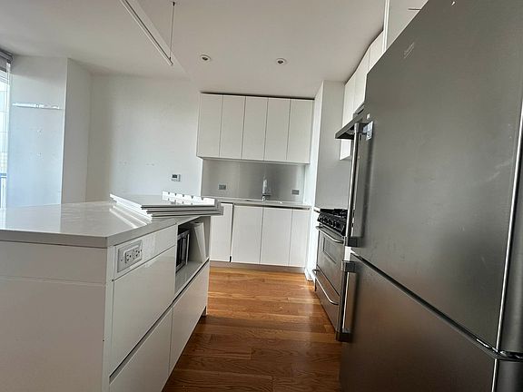 3rd image of 436 Albee Sq #21C