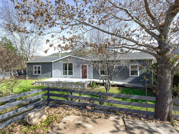 42 Sarma Dr, Shady Cove, OR 97539