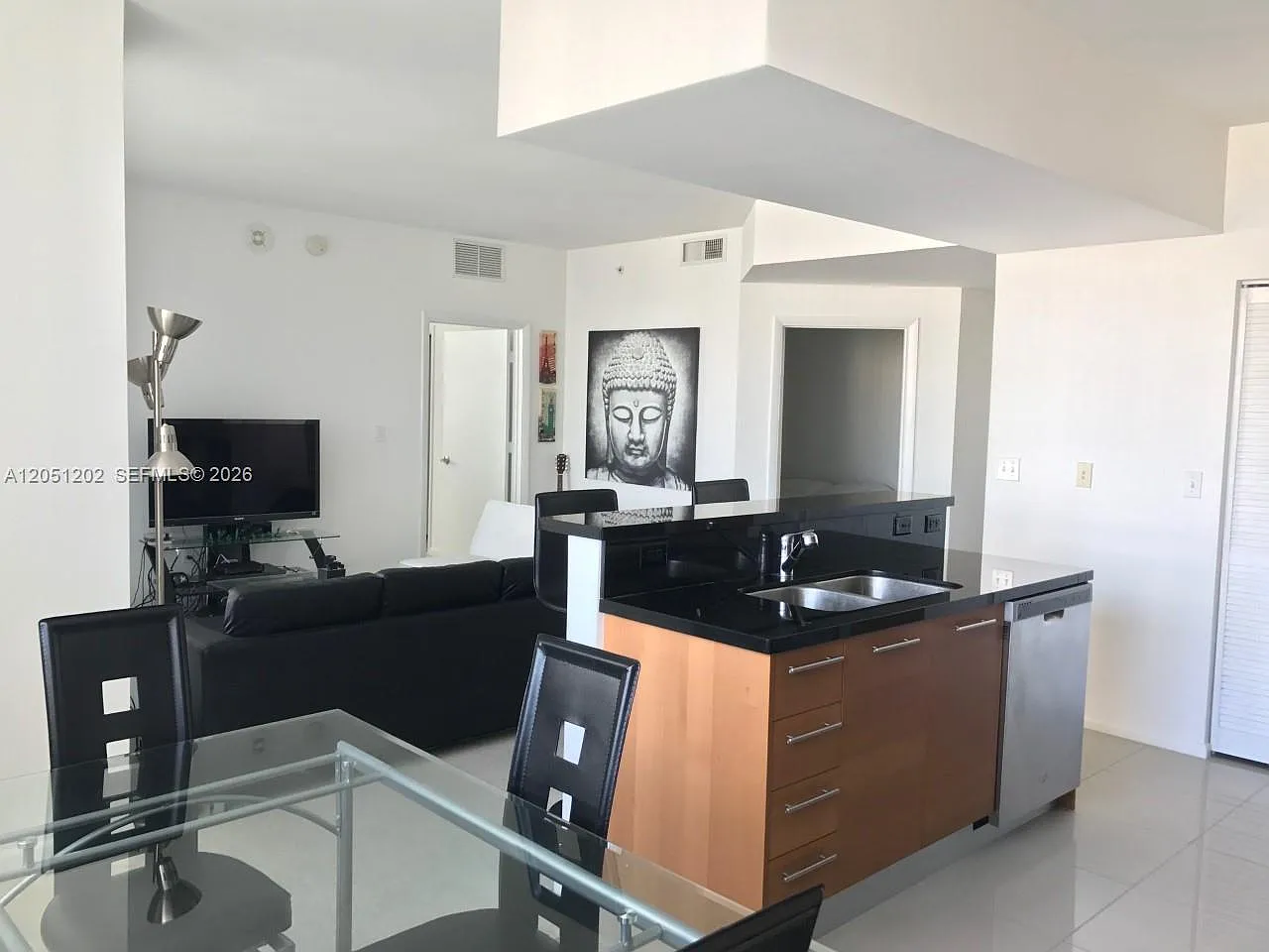 Vizcayne South Condo — Photo 2