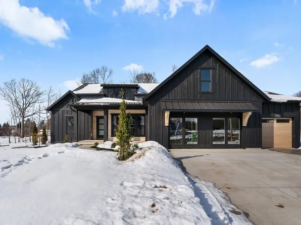 7609 Clementine Ave, Byron Center, MI 49315