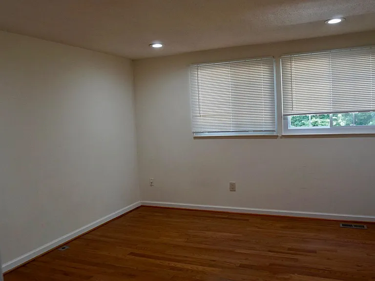 8179 Curving Creek Ct — Photo 12