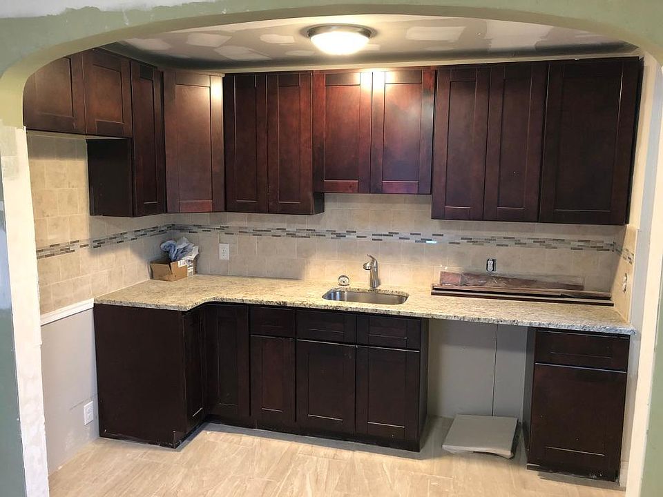 1st image of 120 Willows Ave