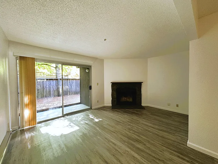 1358 Parkway Dr — Photo 3