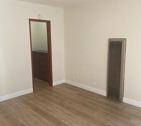 4th image of 14 38th Pl APT A