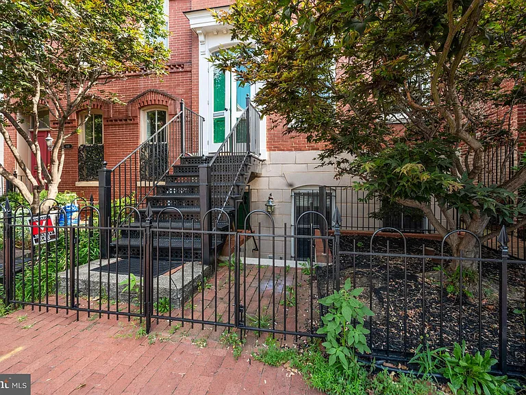 648 C St NE #1 — Photo 2