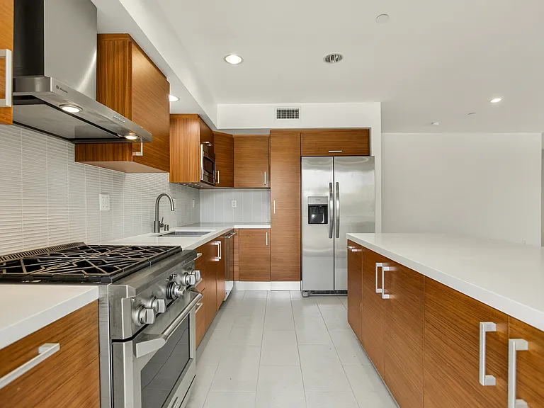 11715 Goshen Ave #302 — Photo 7