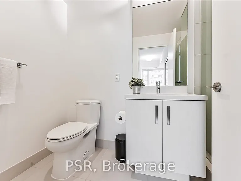120 Bayview Ave #208 — Photo 37