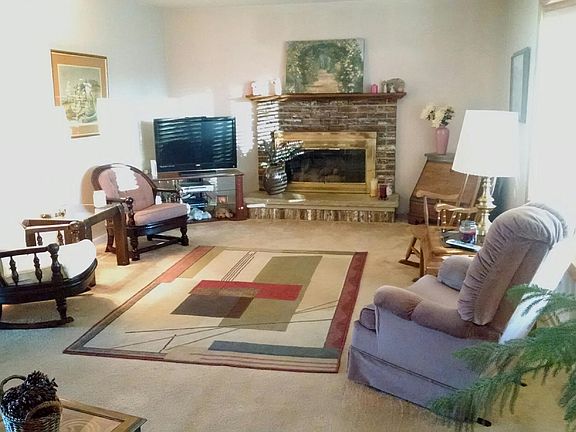 Living/Family room, gas fire