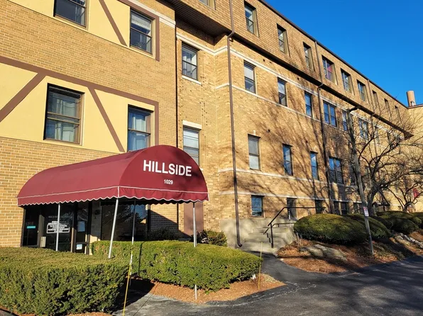 1029 Pleasant St APT 20, Worcester, MA 01602