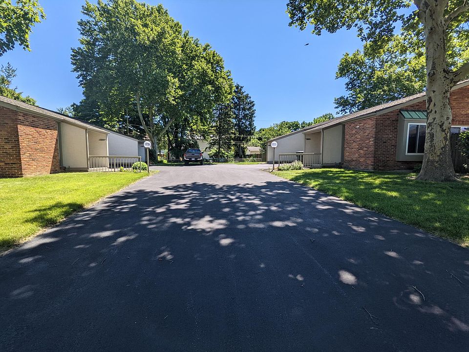 Shared driveway to unit