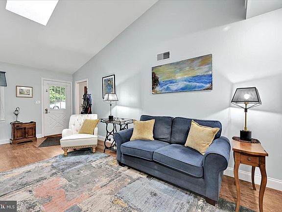 4th image of 55 Timber Villa